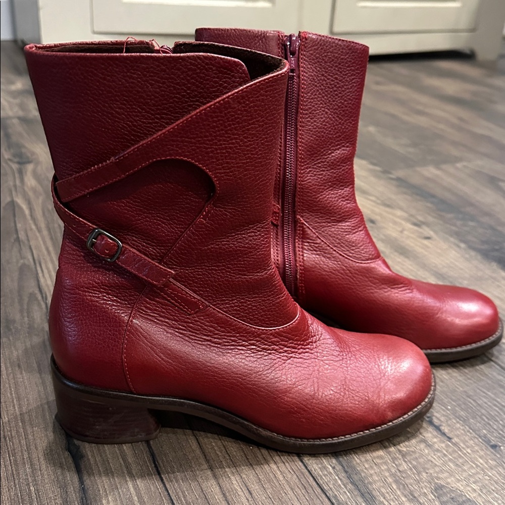 Clark’s Red Boots Women Size 7 - Picture 3 of 8